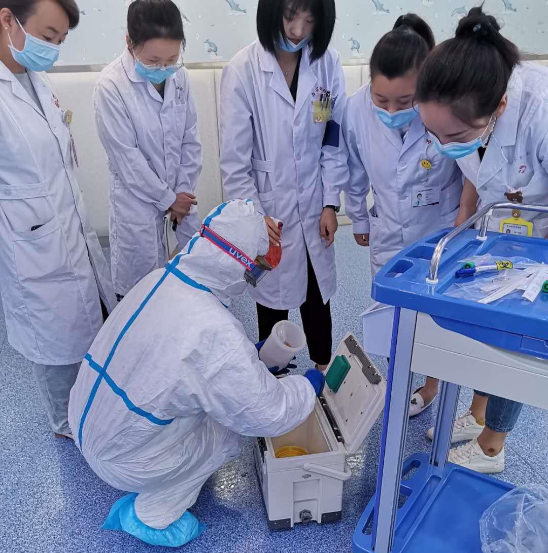疫情前后对比图，人类与病毒的较量历程