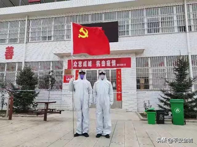 疫情中的无畏守护者，医护英雄人物