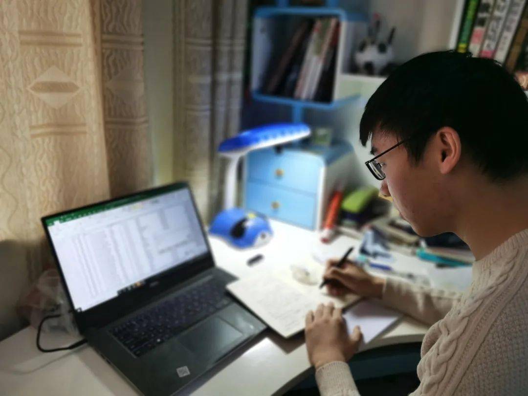 疫情期间的家教生活与采恩，探索家教新模式与体验生活点滴