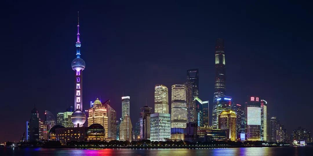 香港与上海疫情最新数据与病例分析简报