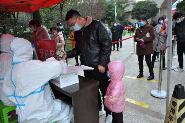 中国新冠疫情回顾，挑战、应对与反思