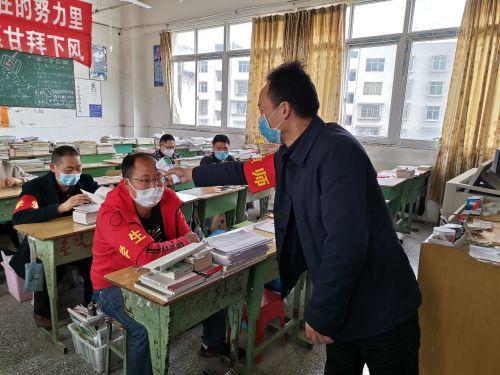 新冠疫情第一年，挑战与希望的交织