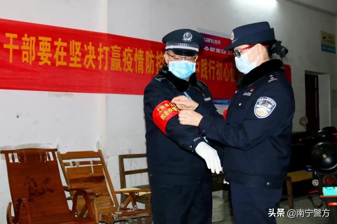 新冠疫情中的无畏战士，温暖光芒的英雄人物