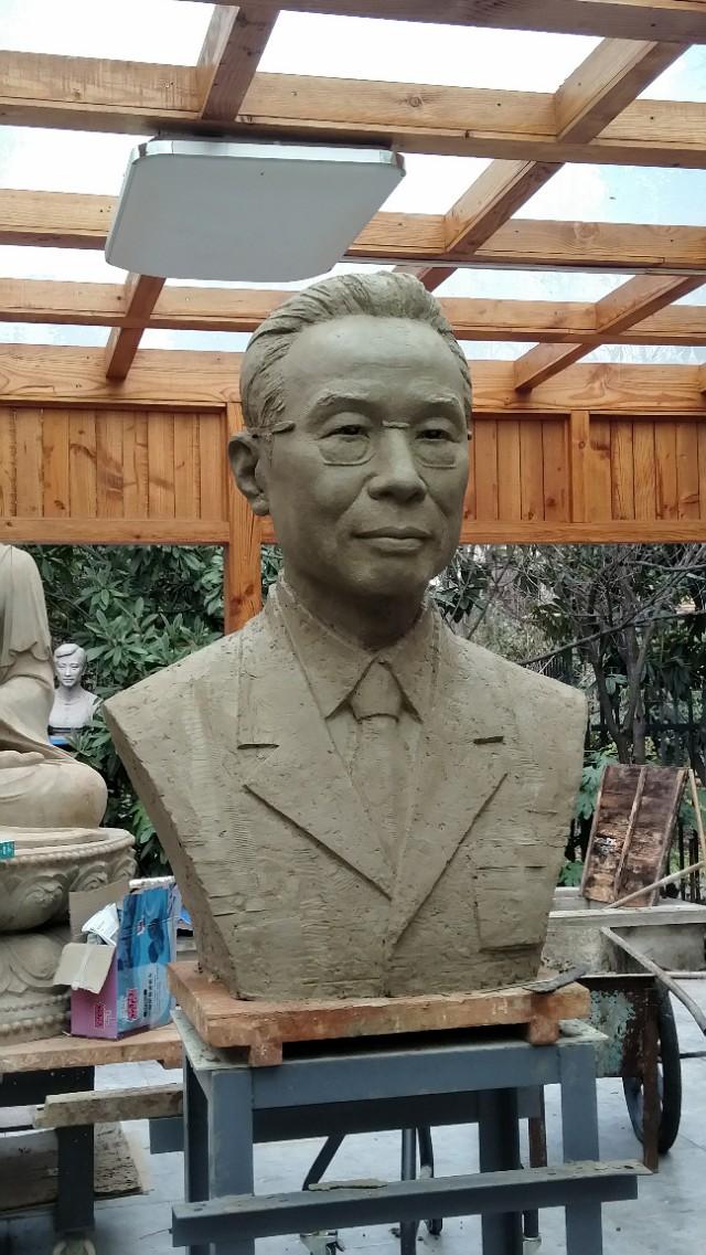 钟南山抗疫故事，坚韧不拔的医者精神闪耀疫情期间