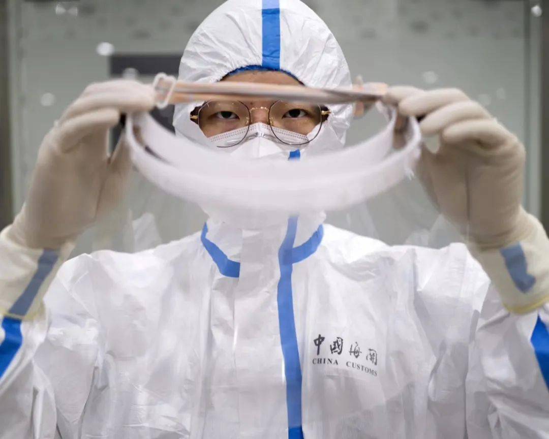 疫情期间青年英雄事迹展现，青春力量闪耀抗疫一线