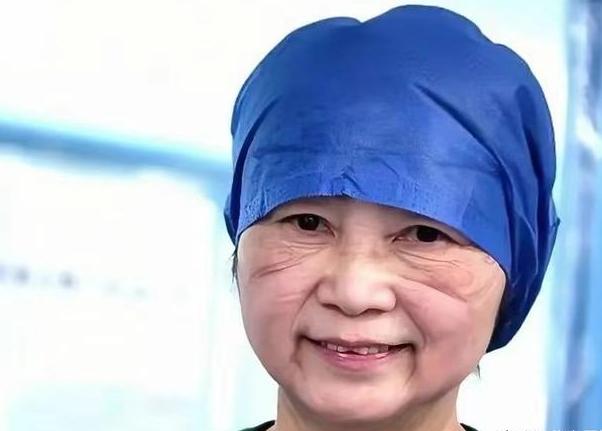 疫情中的英雄李兰娟，无畏抗疫的典范