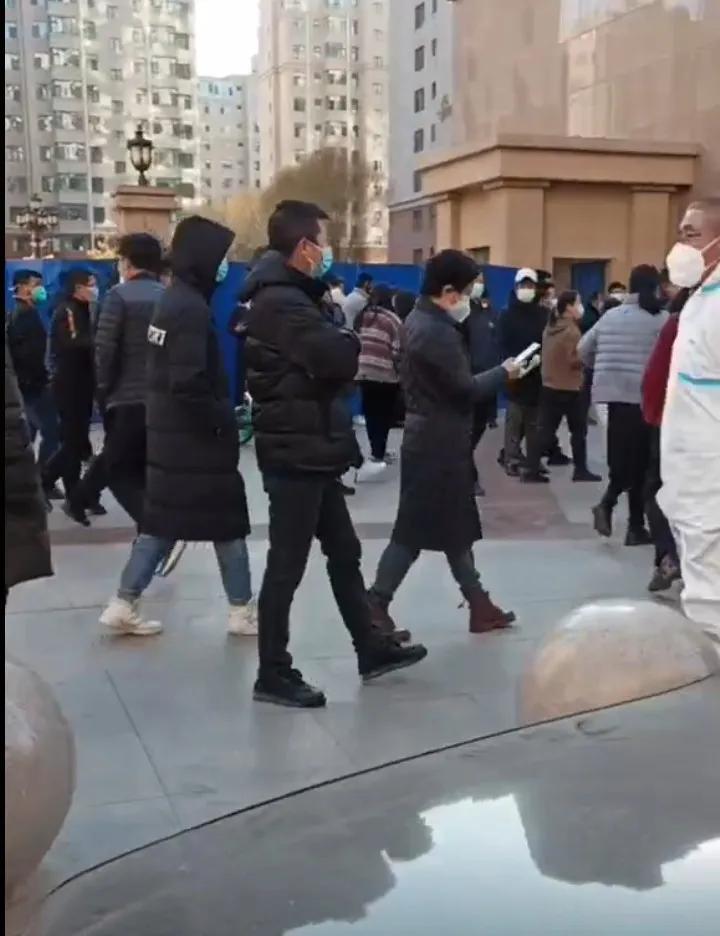 疫情解封期盼与策略探讨