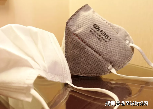 口罩背后的深层意义，以口罩为象征探讨防疫生活的多重维度