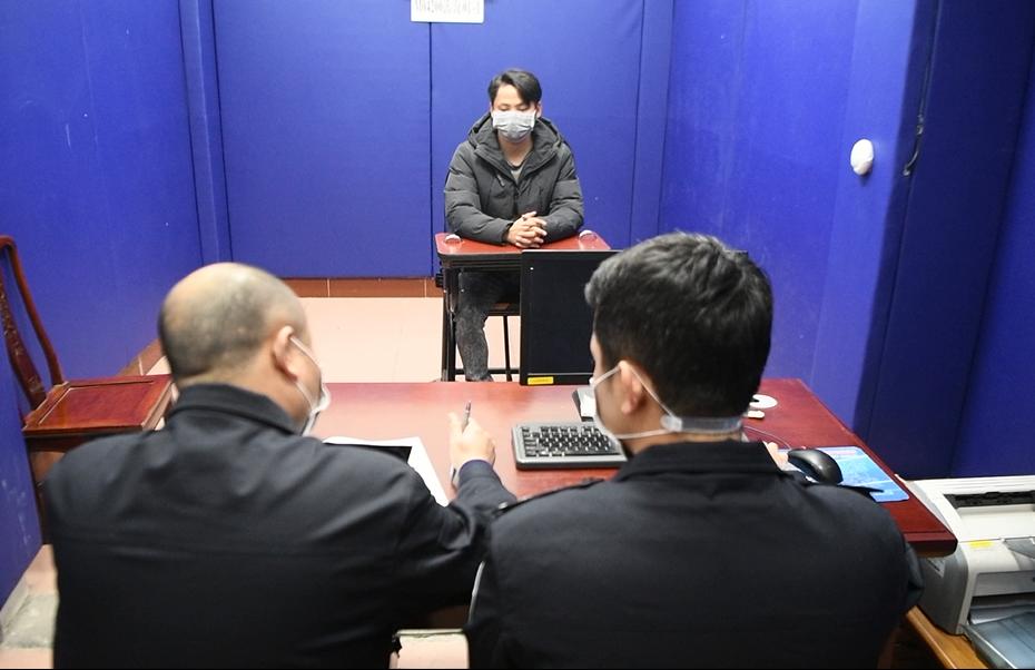 玩家必看教程“牵手跑得快开挂神器下载安装”其实确实有挂