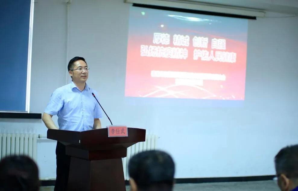 视觉呈现的力量，防疫情图片大全大图与抗疫精神的传递
