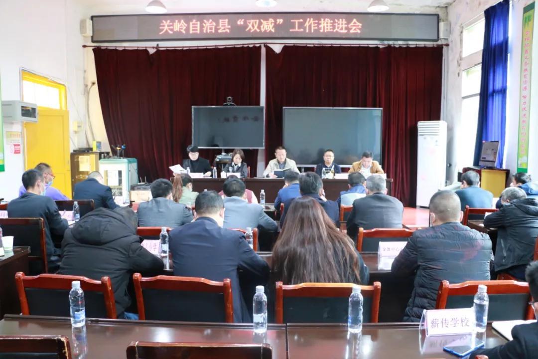 疫情结束时间节点预测及应对策略探讨