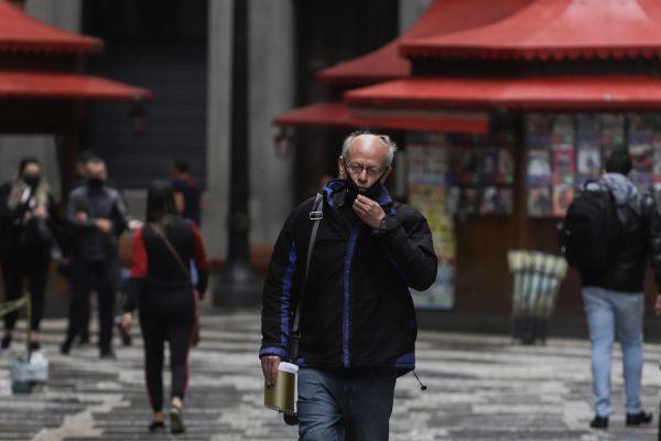 新冠疫情下各国死亡人数分析对比