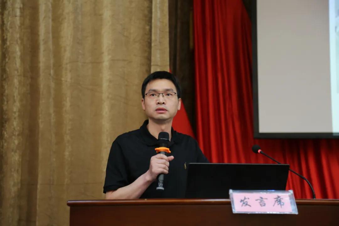 疫情家庭故事，挑战与希望的交织