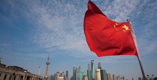 最后一波疫情的曙光，希望与挑战的交织时刻