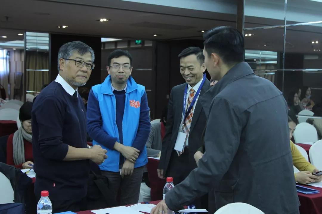 回顾疫情时代，挑战与希望并行