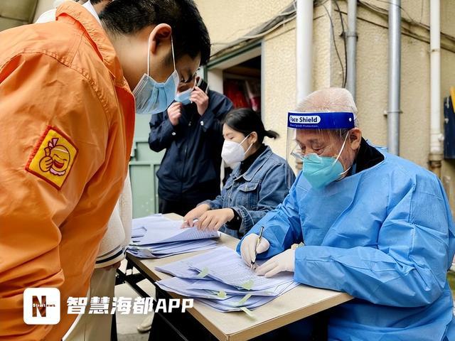 杭州医生，疫情中的英勇身影