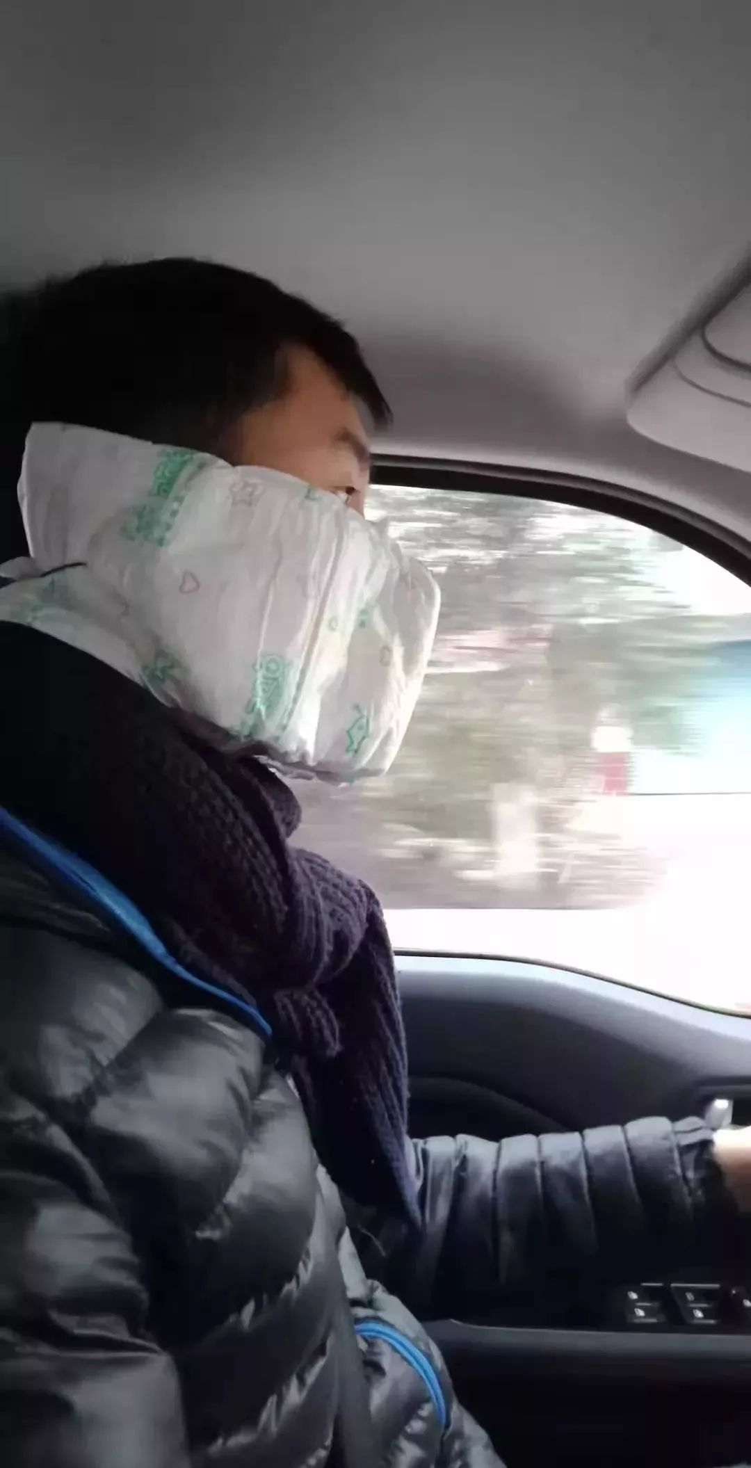 疫情下的重庆，男人的视频引发疾病思考