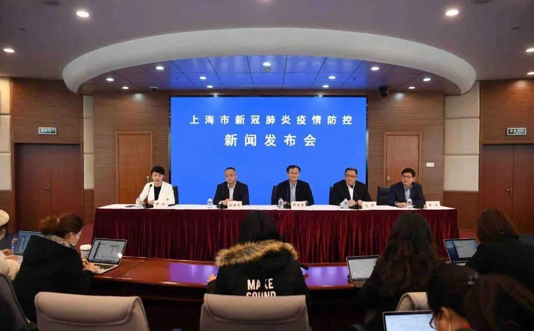 上海市卫健委副主任在疫情期间展现责任与担当
