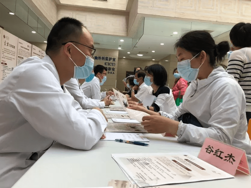 上海新冠肺炎情况，挑战与应对策略