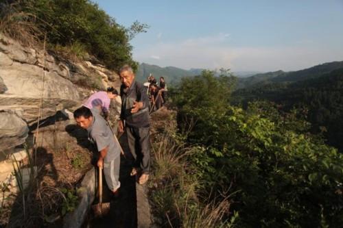 贵州省疫情防控紧急通知，坚决遏制疫情蔓延势头