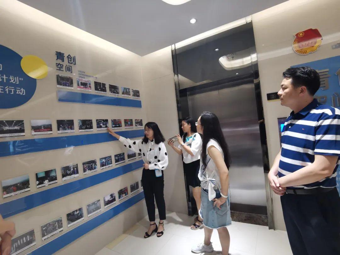 疫情下的双城记，北京机场严防控与重庆新要求的背后