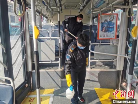 北京公交口罩令松绑后，公共健康与个人自由的边界探索