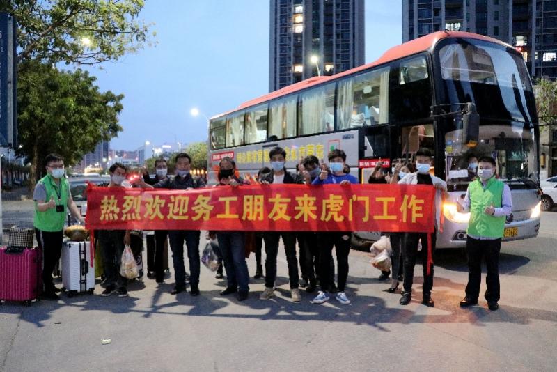 今日教程“微乐麻将怎么开挂打呢？”其实确实有挂
