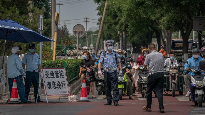 北京封闭管控，非常时期的城市治理与民生考验