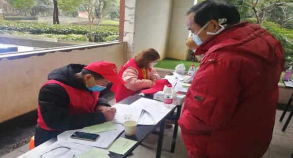 疫情下的青春困局，石家庄大学生滞留校园背后的思考