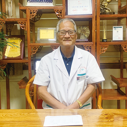 【天津中医医生,天津中医医生张春敬简介图片】